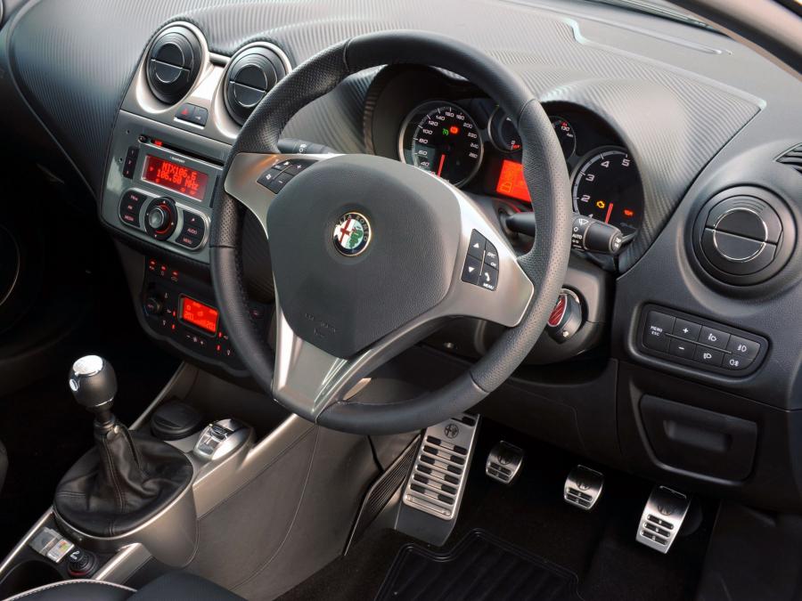 Торпедо Alfa Romeo MiTo 2009 года  (AU) (фото 2 из 30)